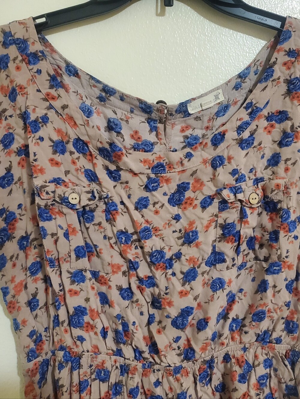 Dress - Picture 5 of 5